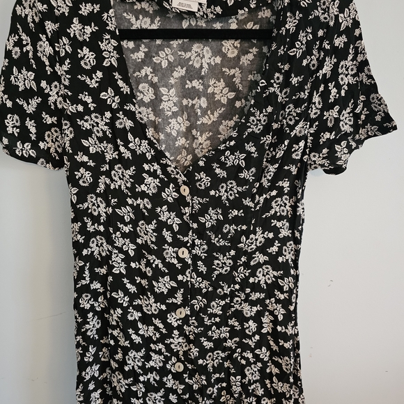 RVCA Black and White Ruched Fitted Mini Dress - Picture 1 of 3